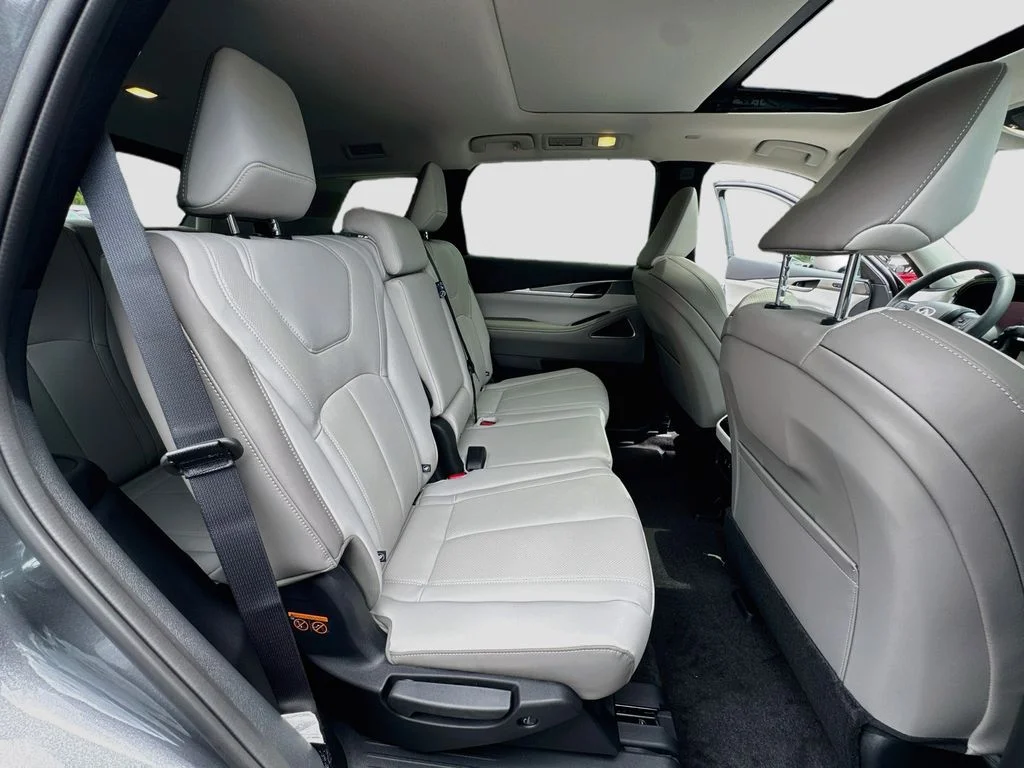 New 2027 GRAPHITE SHADOW INFINITI Luxe FWD image 30