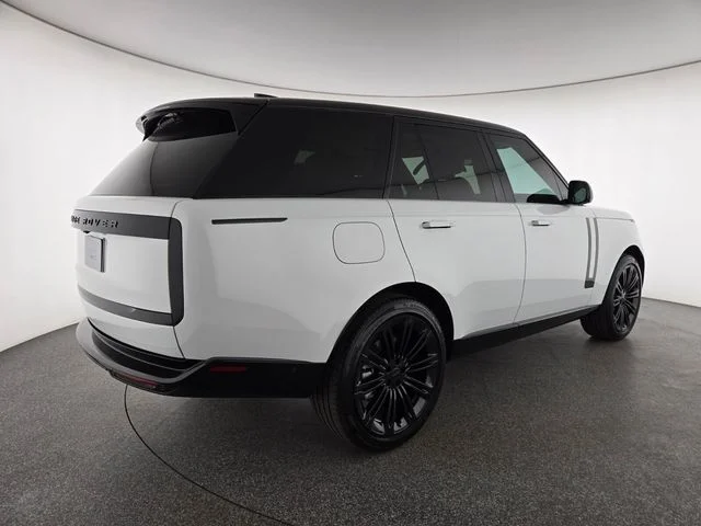 New 2026 Fuji White Land Rover SE image 2
