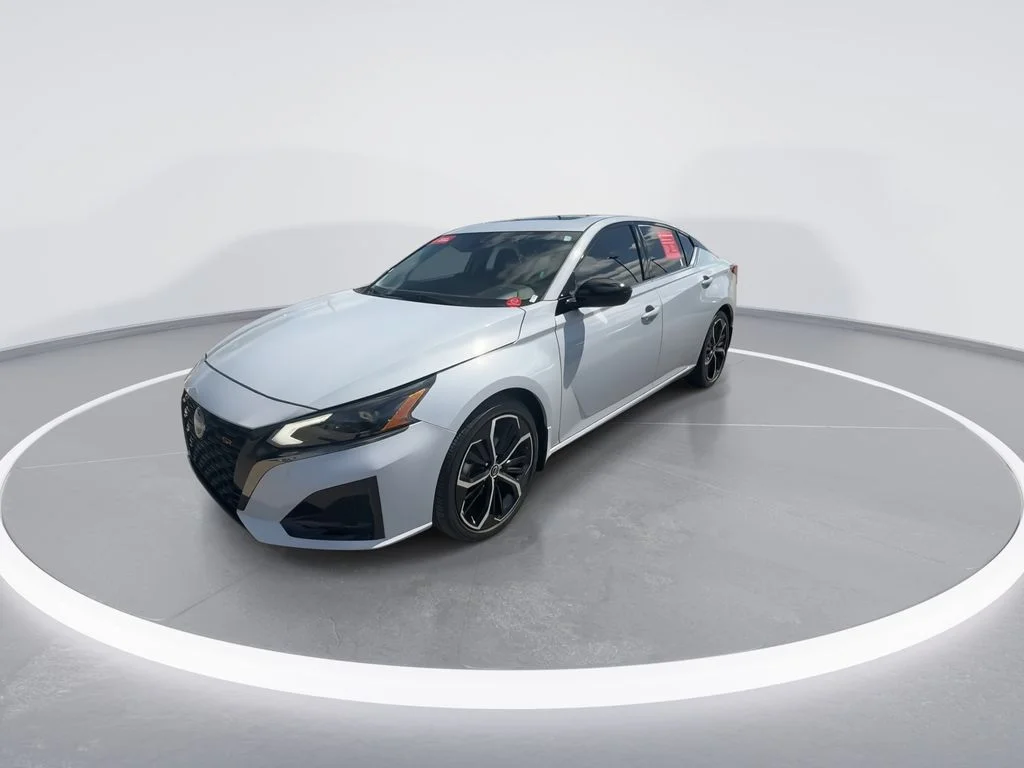 Used 2024 Gray Nissan 2.5 SR image 4