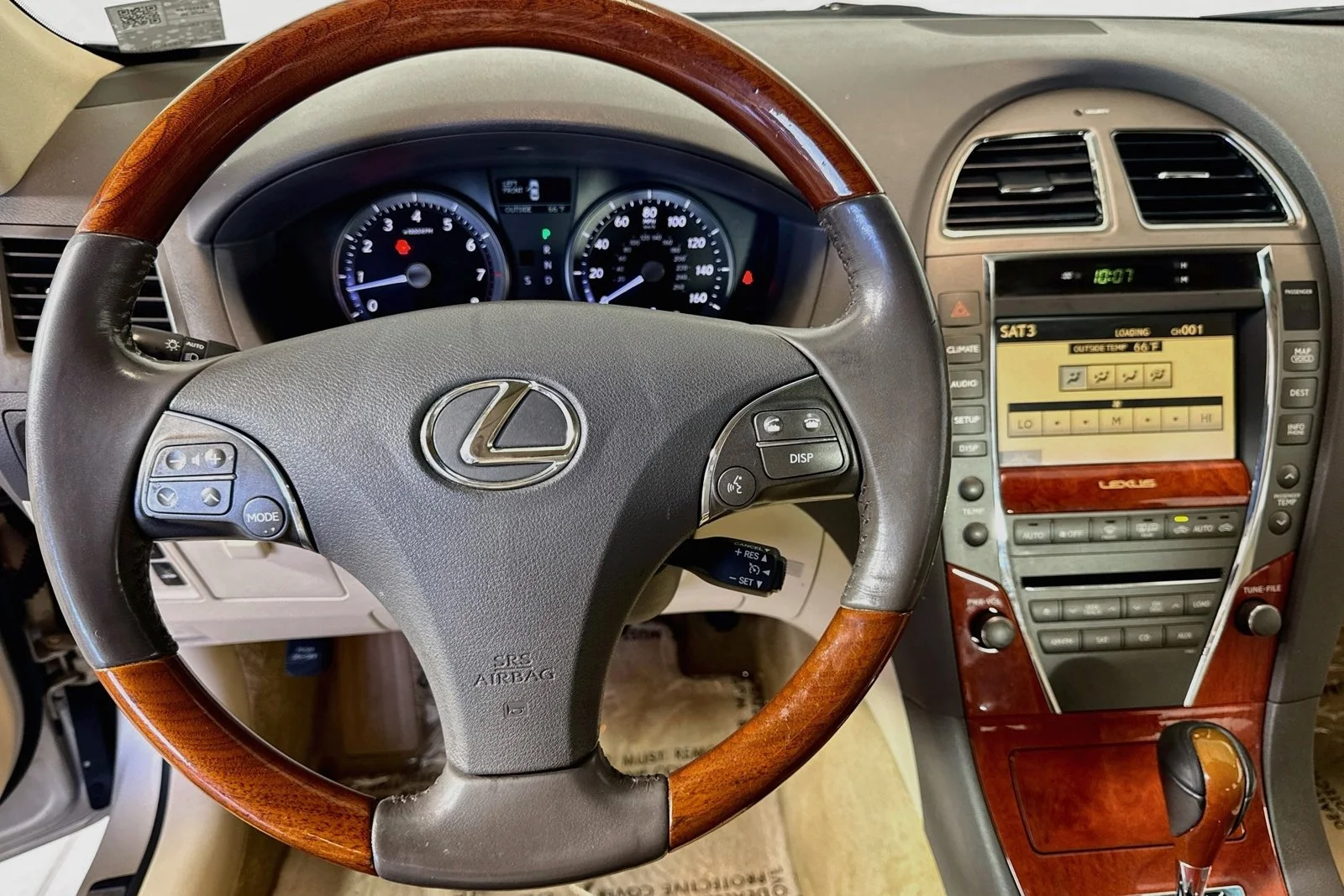 Used 2011 Satin Cashmere Metallic Lexus  image 11