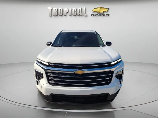 Used 2025 Summit White Chevrolet LT image 8