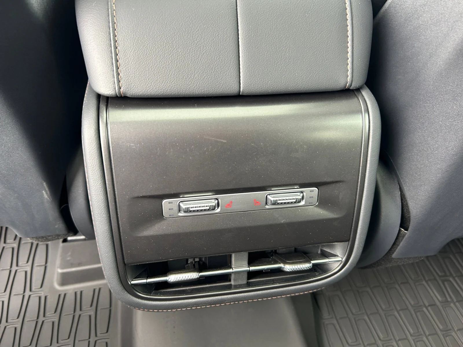 New 2026 Whisper Blue Metallic Clearcoat Lincoln Premiere image 20