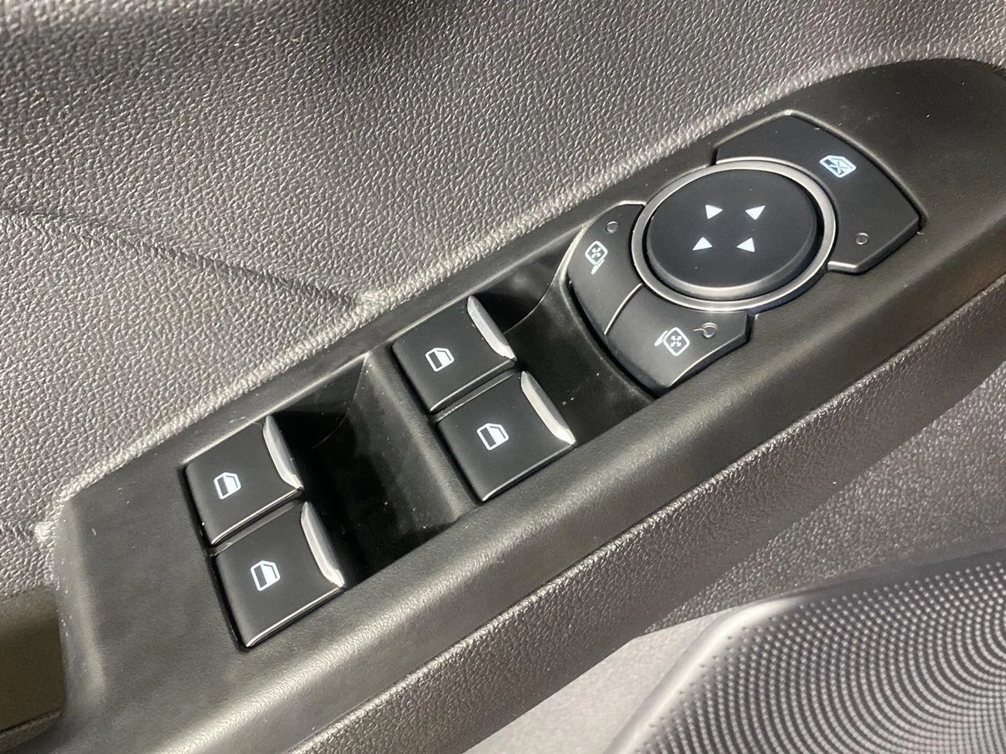 Used 2025 Space Silver Ford Active image 15