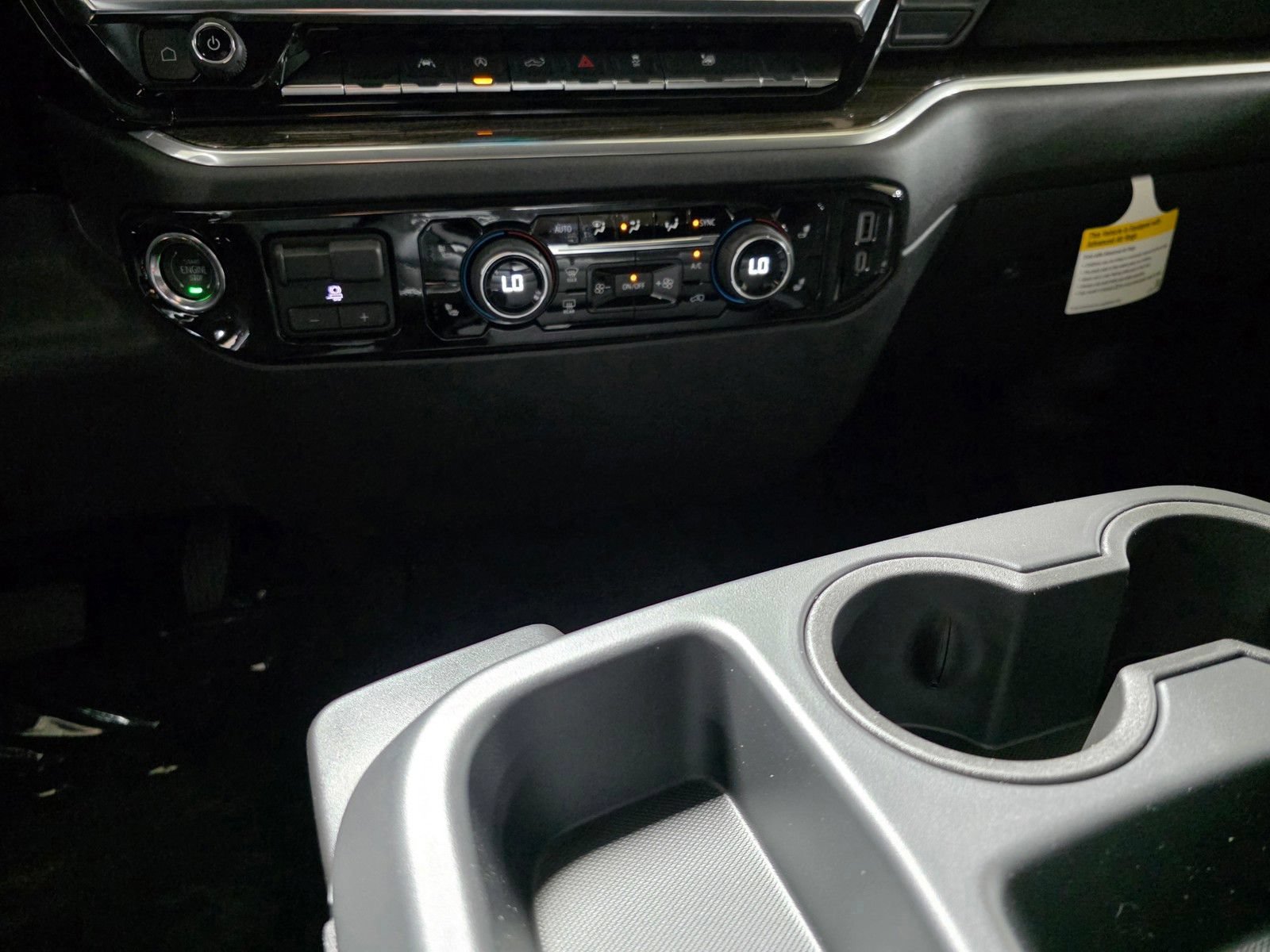 New 2026 Summit White Chevrolet LT (2FL) image 30
