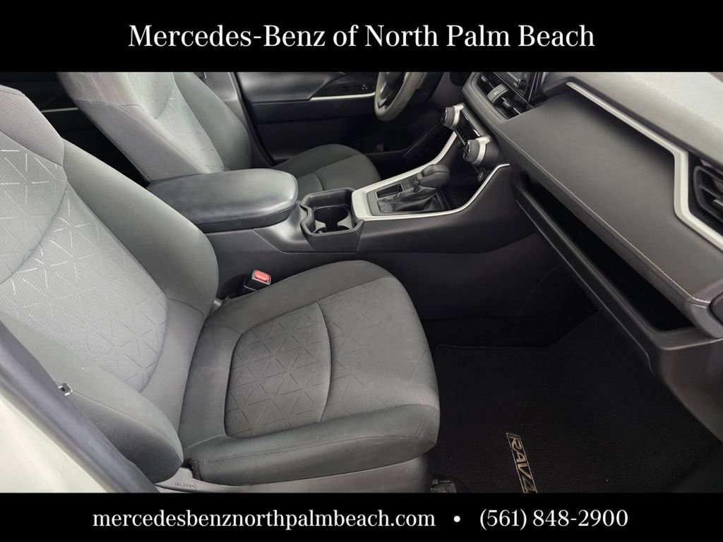Used 2021 White Toyota XLE image 27