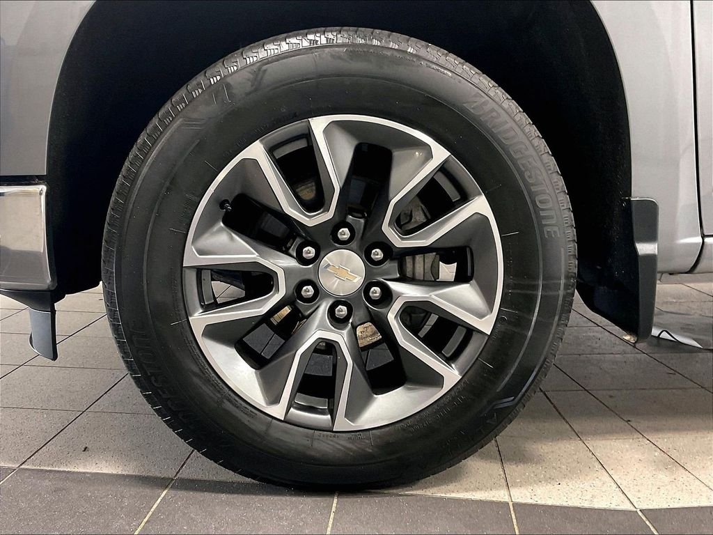 Used 2023 Gray Chevrolet LT image 7