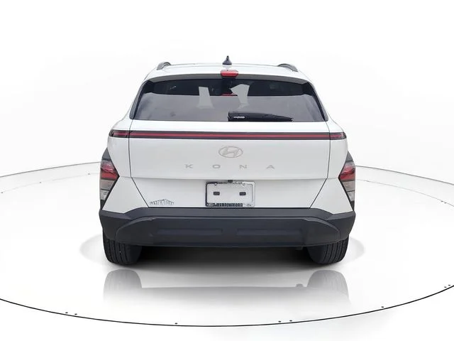 Used 2025 White Hyundai SEL image 6