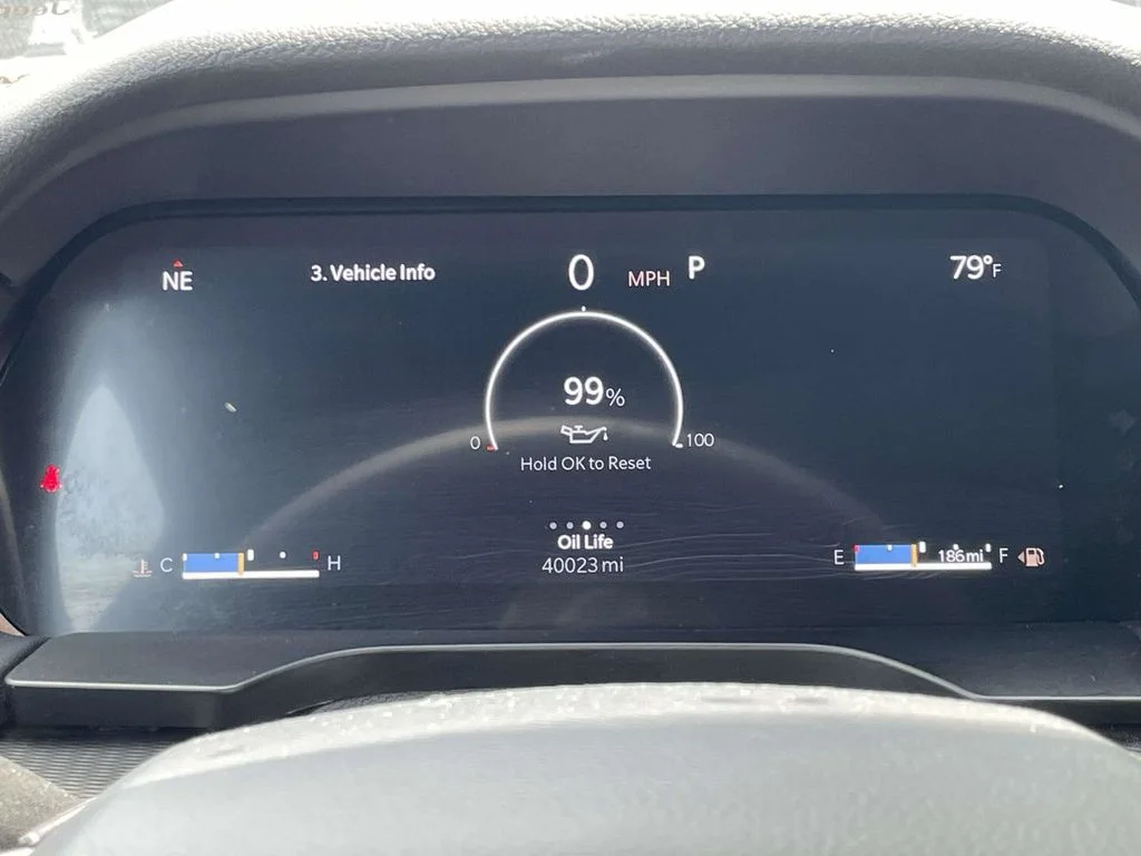 Used 2025 Silver Jeep Altitude image 29