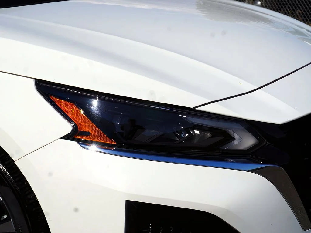 2025 Nissan Altima SV - Photo 9