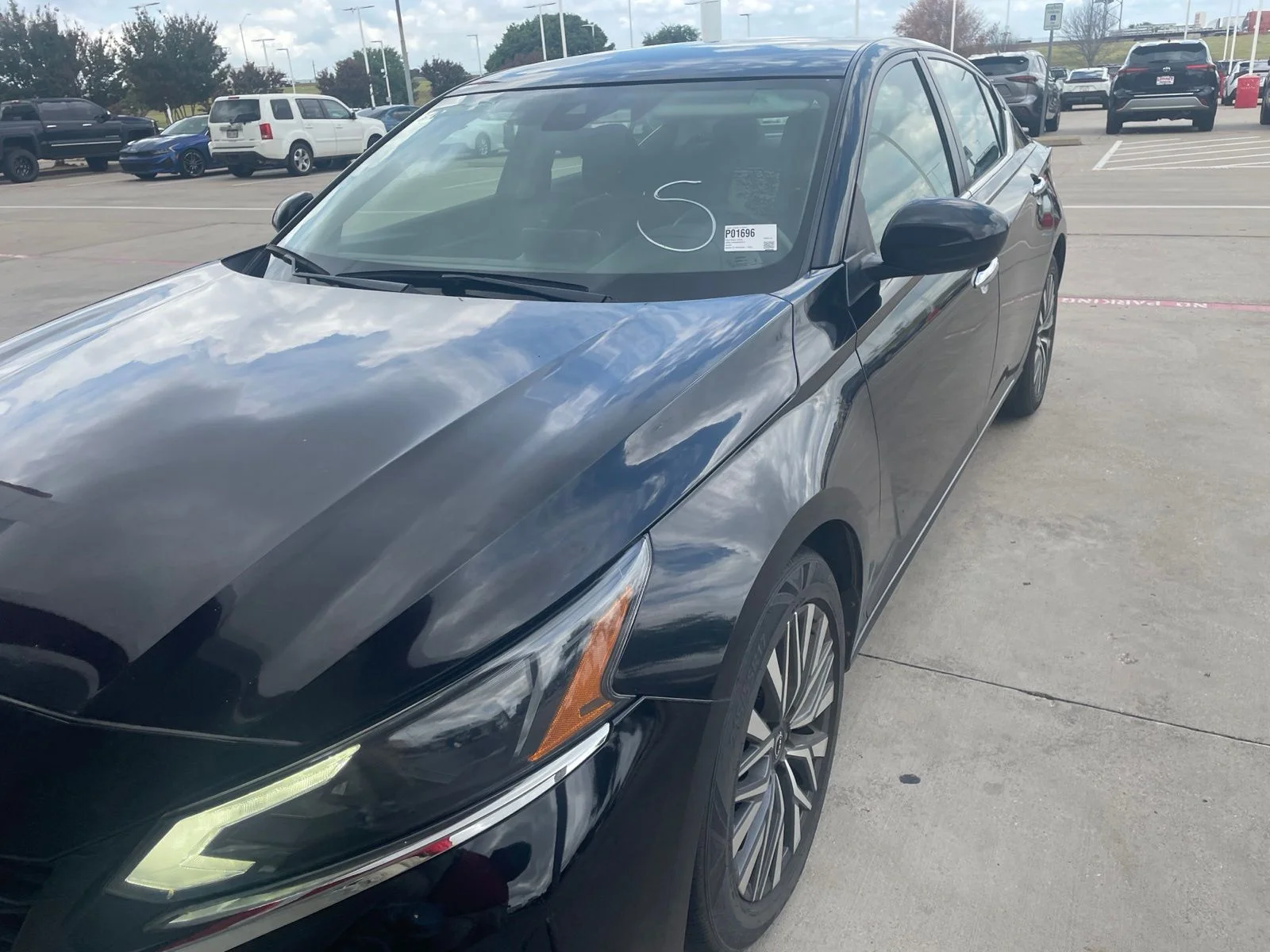 Used 2023 Black Nissan 2.5 SV image 26