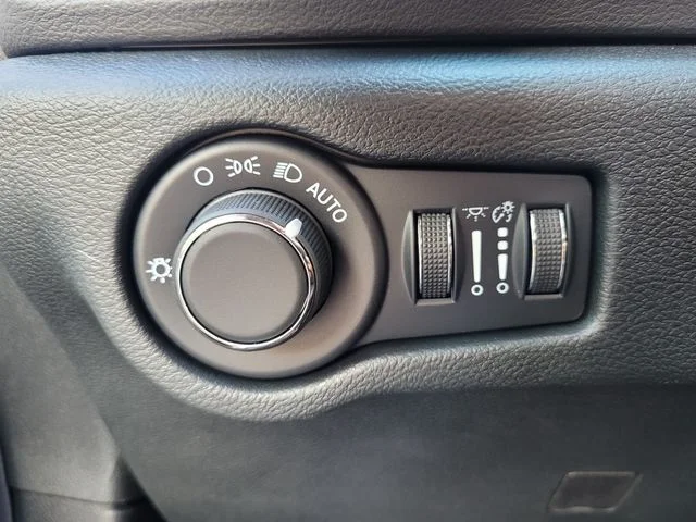 2026 Chrysler Voyager LX - Photo 22