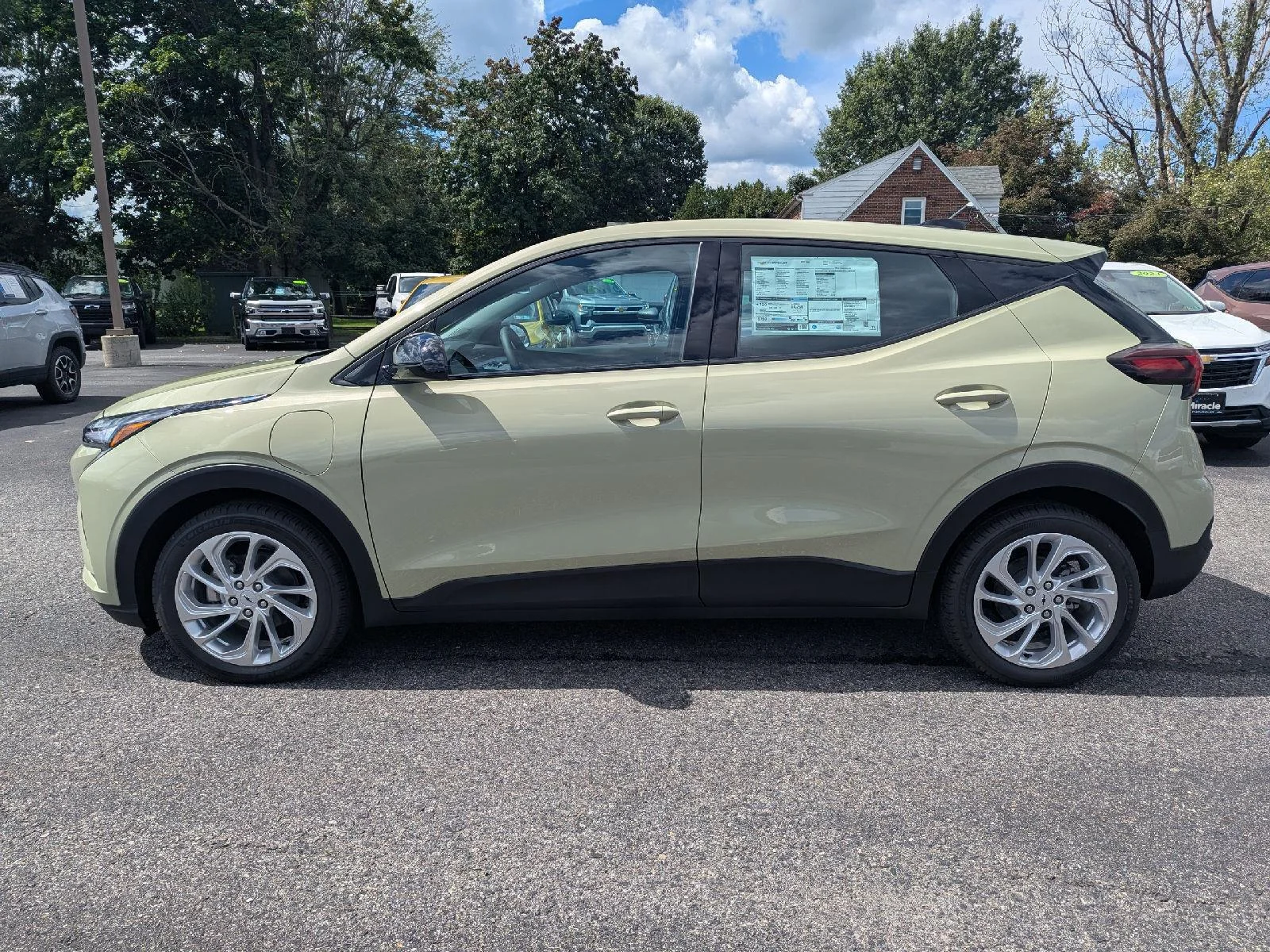 2027 Chevrolet Bolt LT - Photo 28