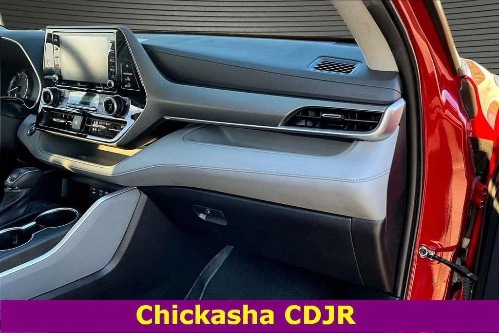 2022 Toyota Highlander XLE - Photo 25