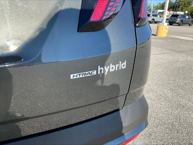 Used 2025 Gray Hyundai SEL Convenience image 26