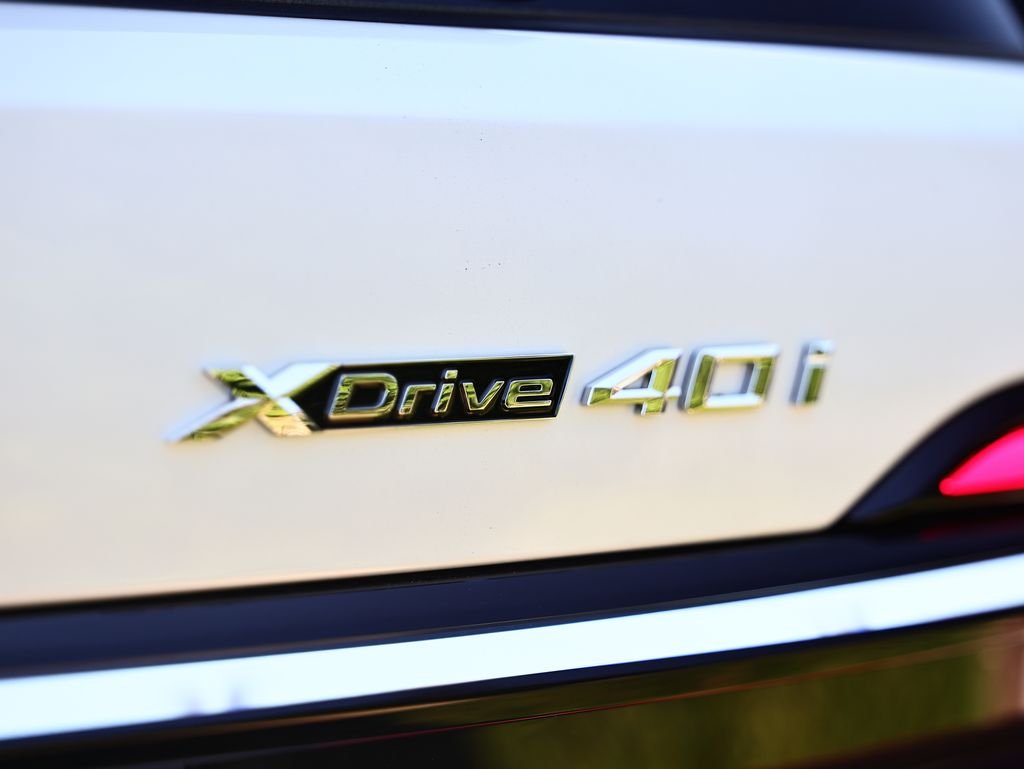 New 2027 Mineral White Metallic BMW xDrive40i image 7