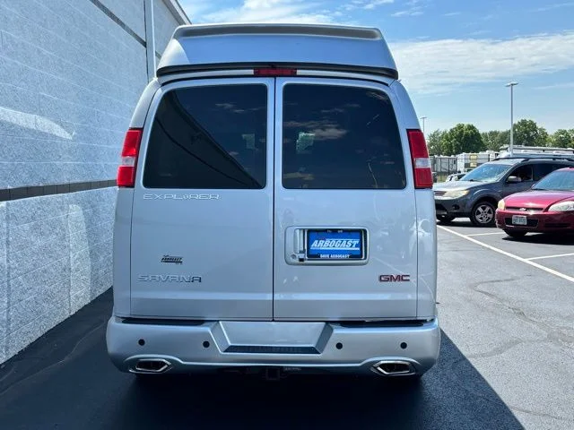 New 2026 Quicksilver Metallic GMC Explorer Limited SE image 9