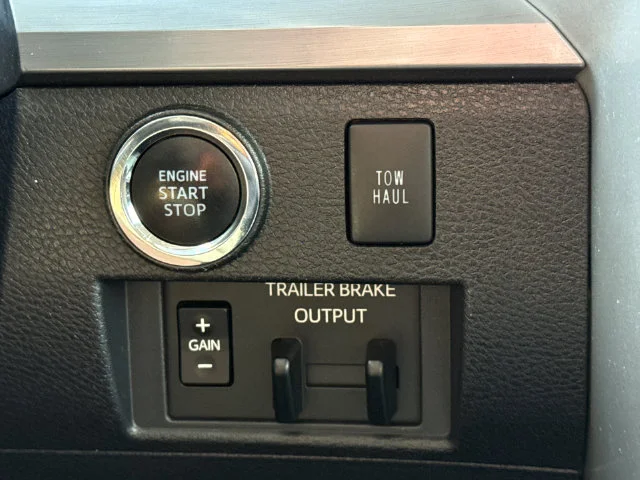 Used 2020 White Toyota Platinum image 28