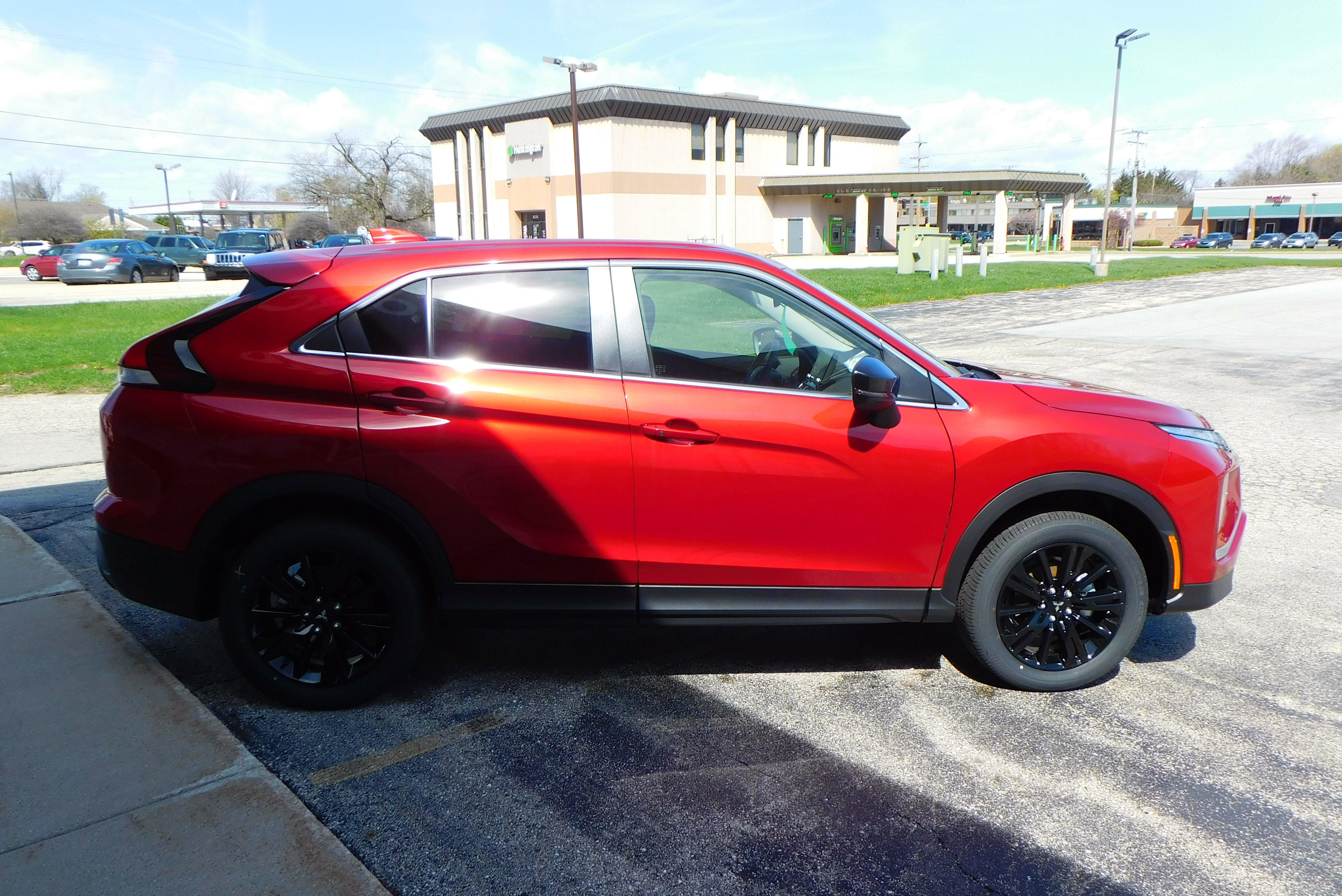 Used 2026 Red Diamond Mitsubishi LE image 7