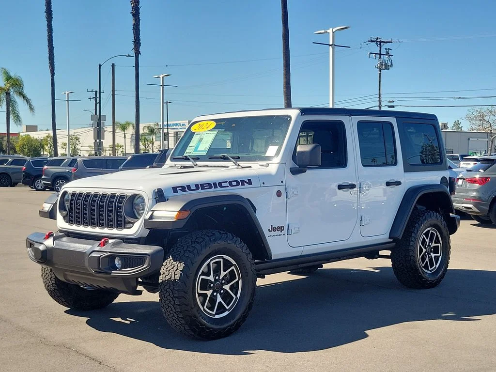 Used 2024 Bright White Clearcoat Jeep Rubicon image 35