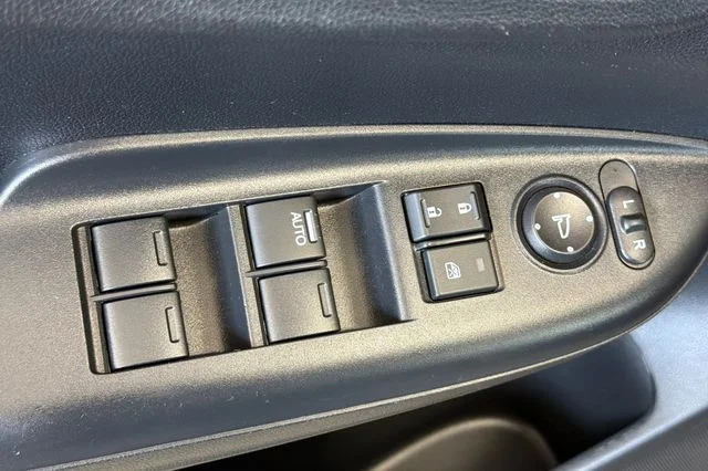 Used 2019 Lunar Silver Metallic Honda LX image 16