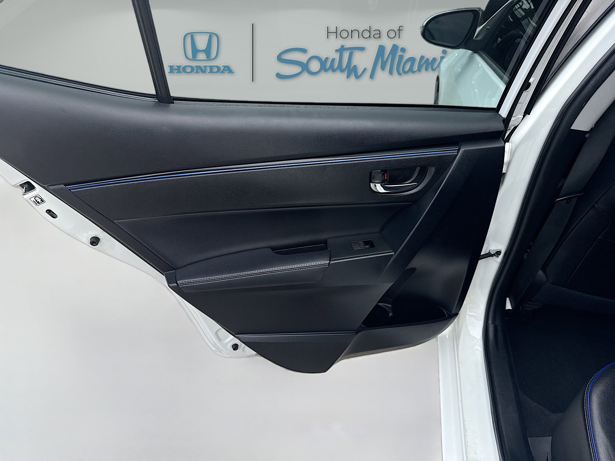 Used 2017 Super White Toyota SE image 24