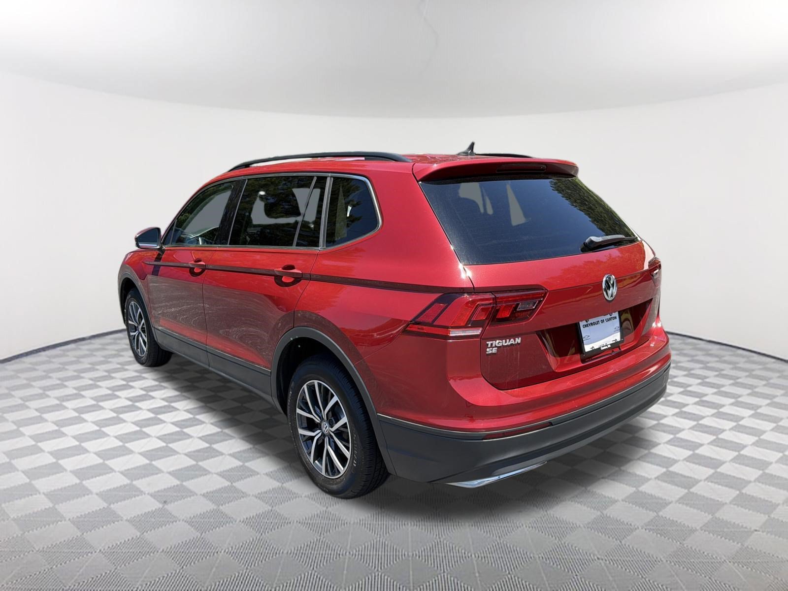 Used 2019  Volkswagen SE image 7