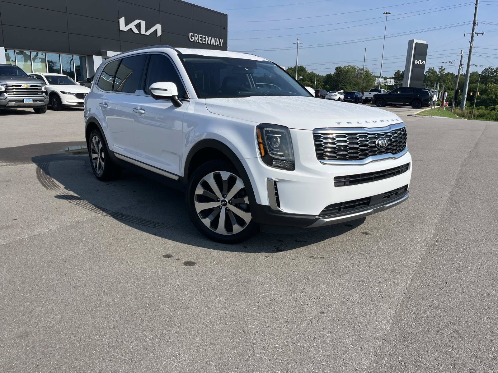 Used 2021 Glacial White Pearl Kia S image 1