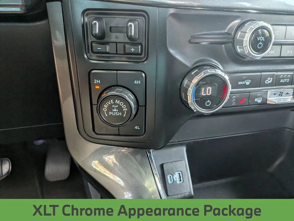 Used 2021 Blue Ford XLT image 19