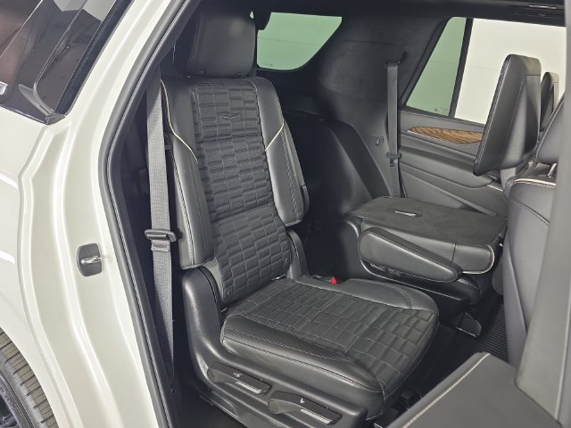 Used 2022 Crystal White Tricoat Cadillac Sport Platinum image 31