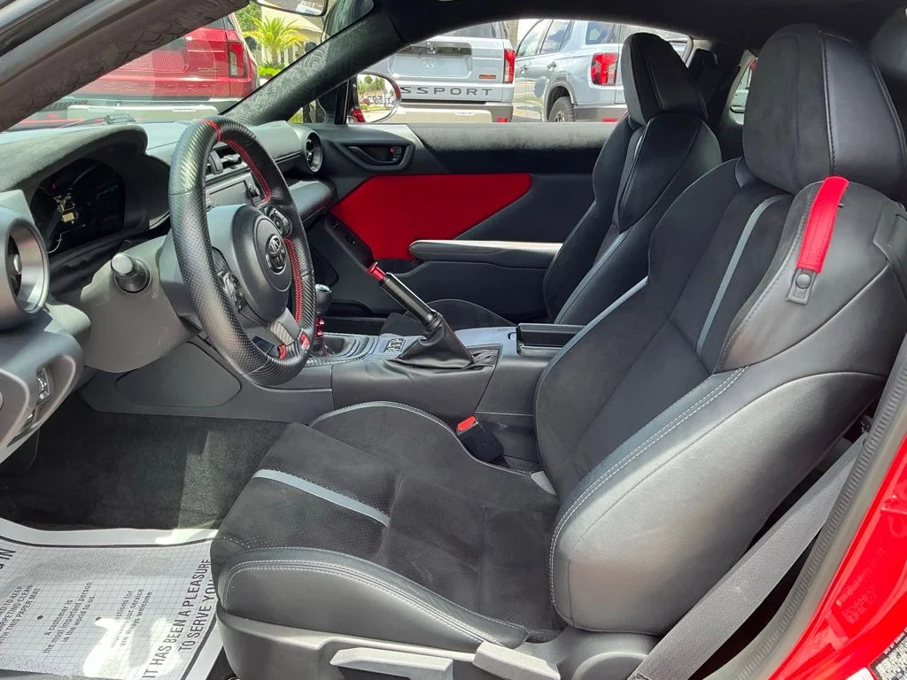 Used 2023  Toyota Premium image 27