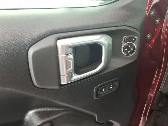 Used 2021 Red Jeep Mojave image 17