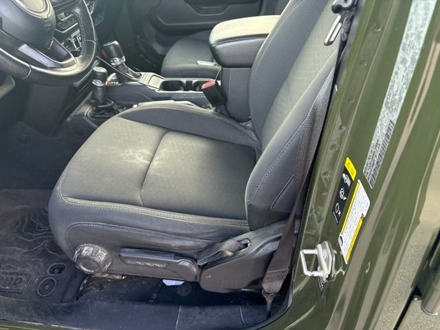 Used 2022 Green Jeep Altitude image 7