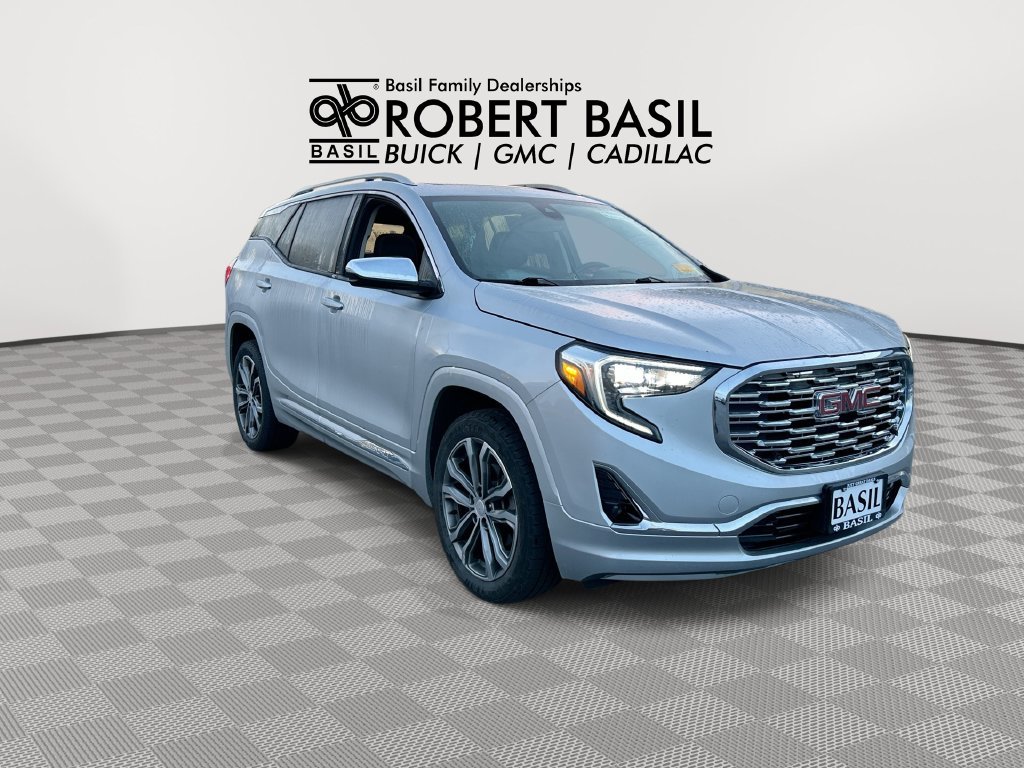 Used 2019 Silver GMC Denali image 2