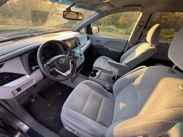 Used 2015 Gray Toyota LE image 16