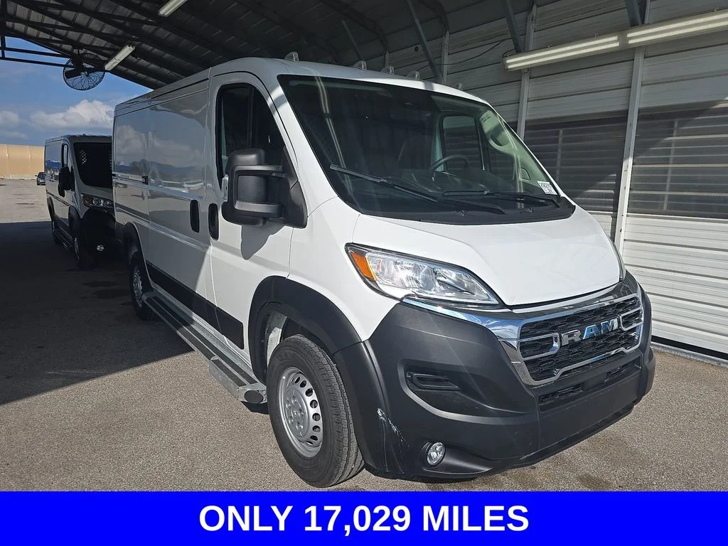 Used 2025 White Ram Base image 2