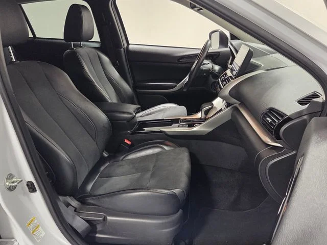 Used 2024 White Mitsubishi SEL image 18