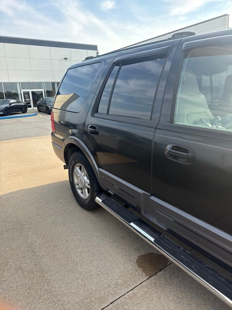 Used 2004 Black Ford XLT image 17