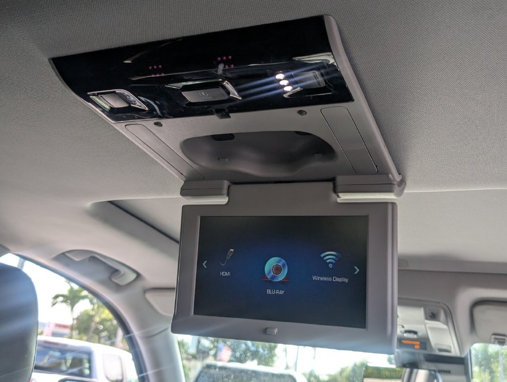 Used 2020 Black Cadillac Luxury image 17