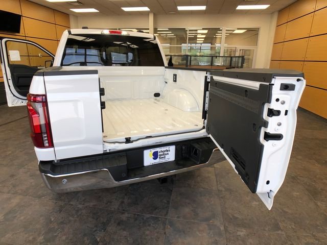 New 2026 Star White Metallic Tri-Coat Ford LARIAT image 23