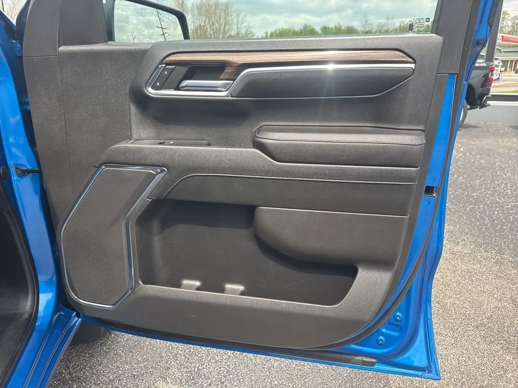 Used 2023 Glacier Blue Metallic Chevrolet LT image 21