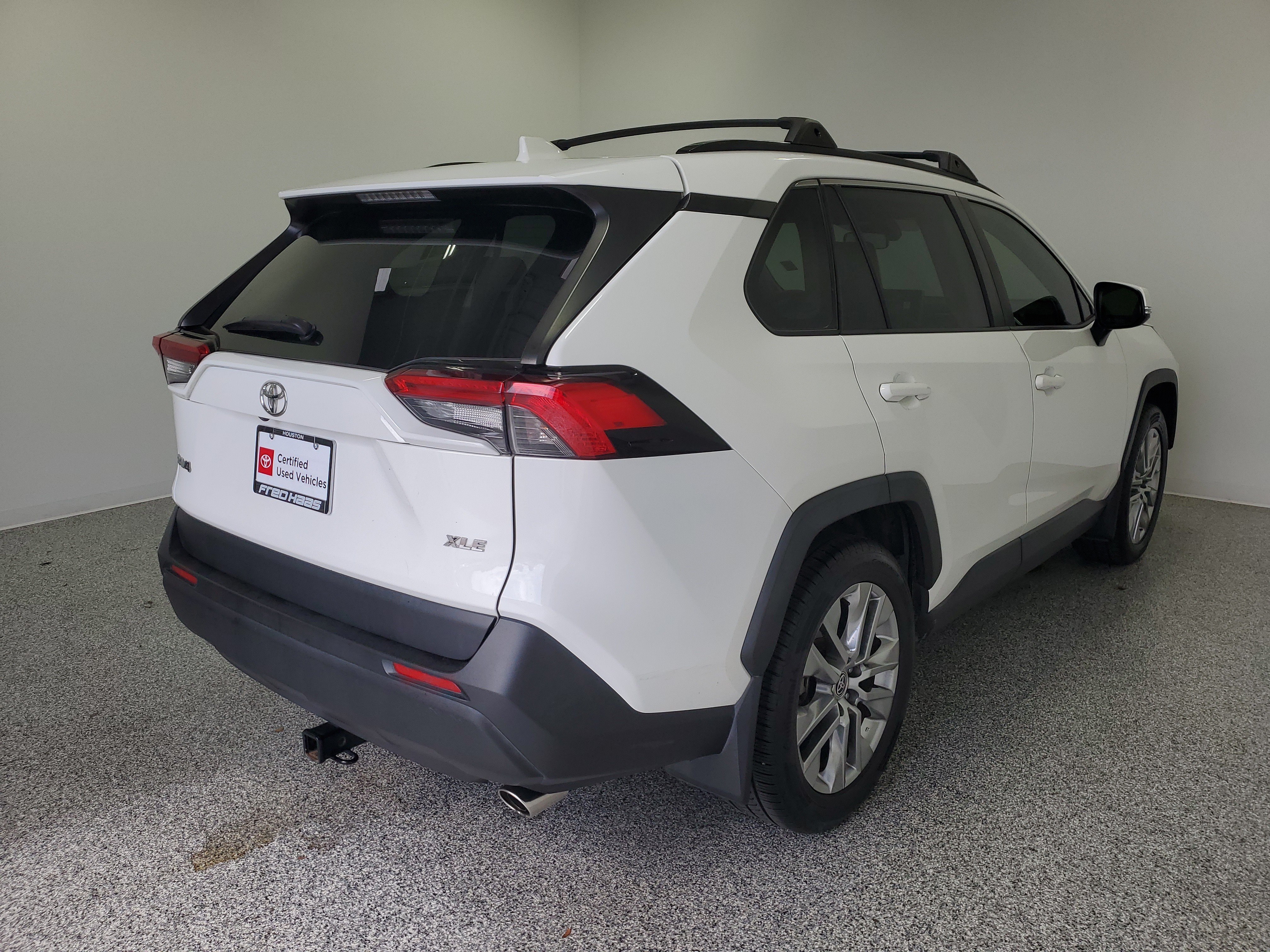 Certified Used 2020 Super White Toyota XLE Premium image 6