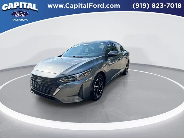 Used 2025 Gray Nissan SV image 4