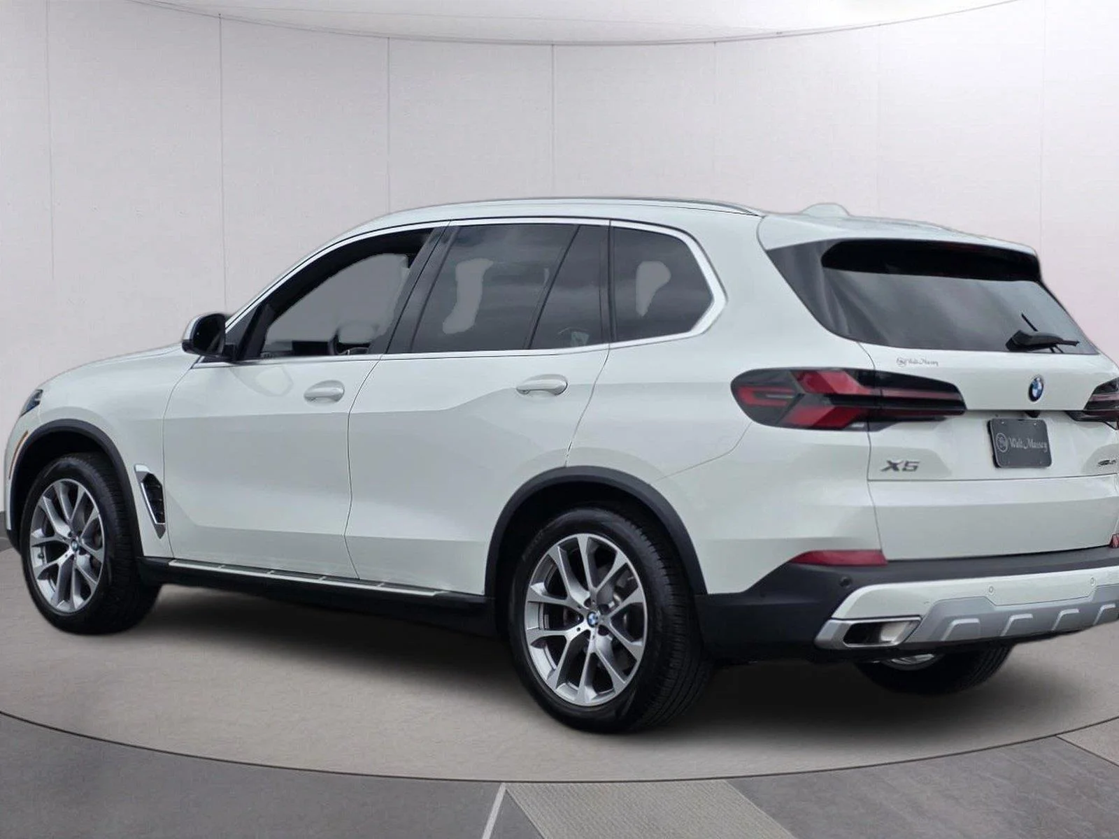 Used 2026  BMW sDrive40i image 7