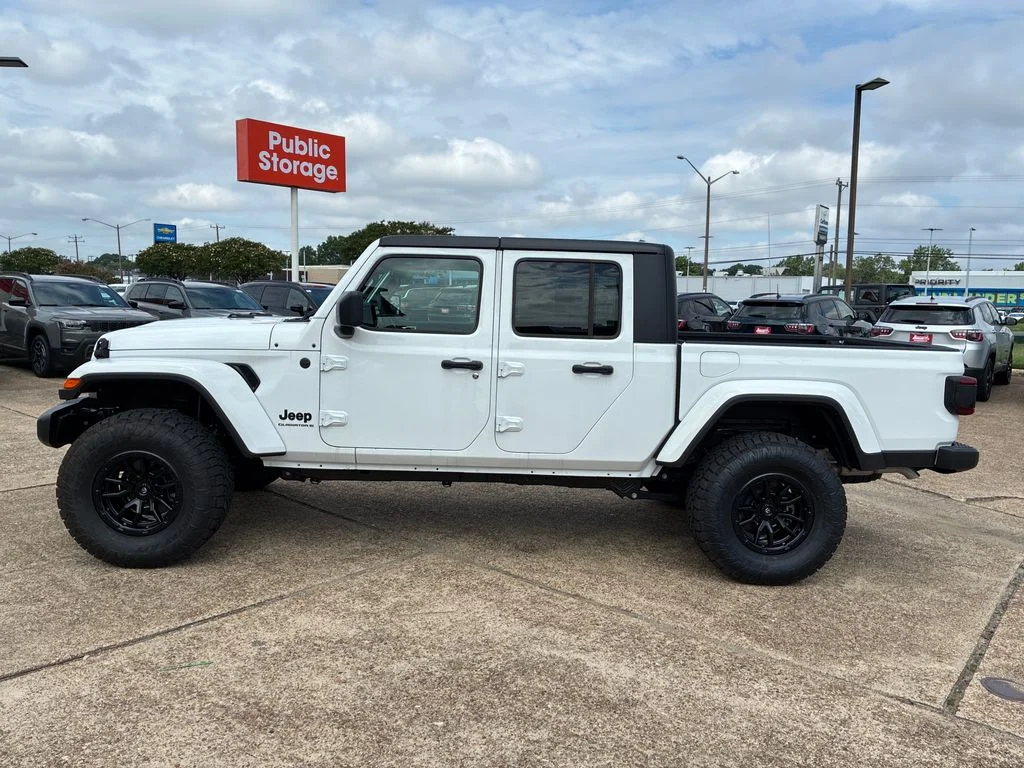 New 2026 Bright White Clear-Coat Exterior Paint Jeep Sport S image 2