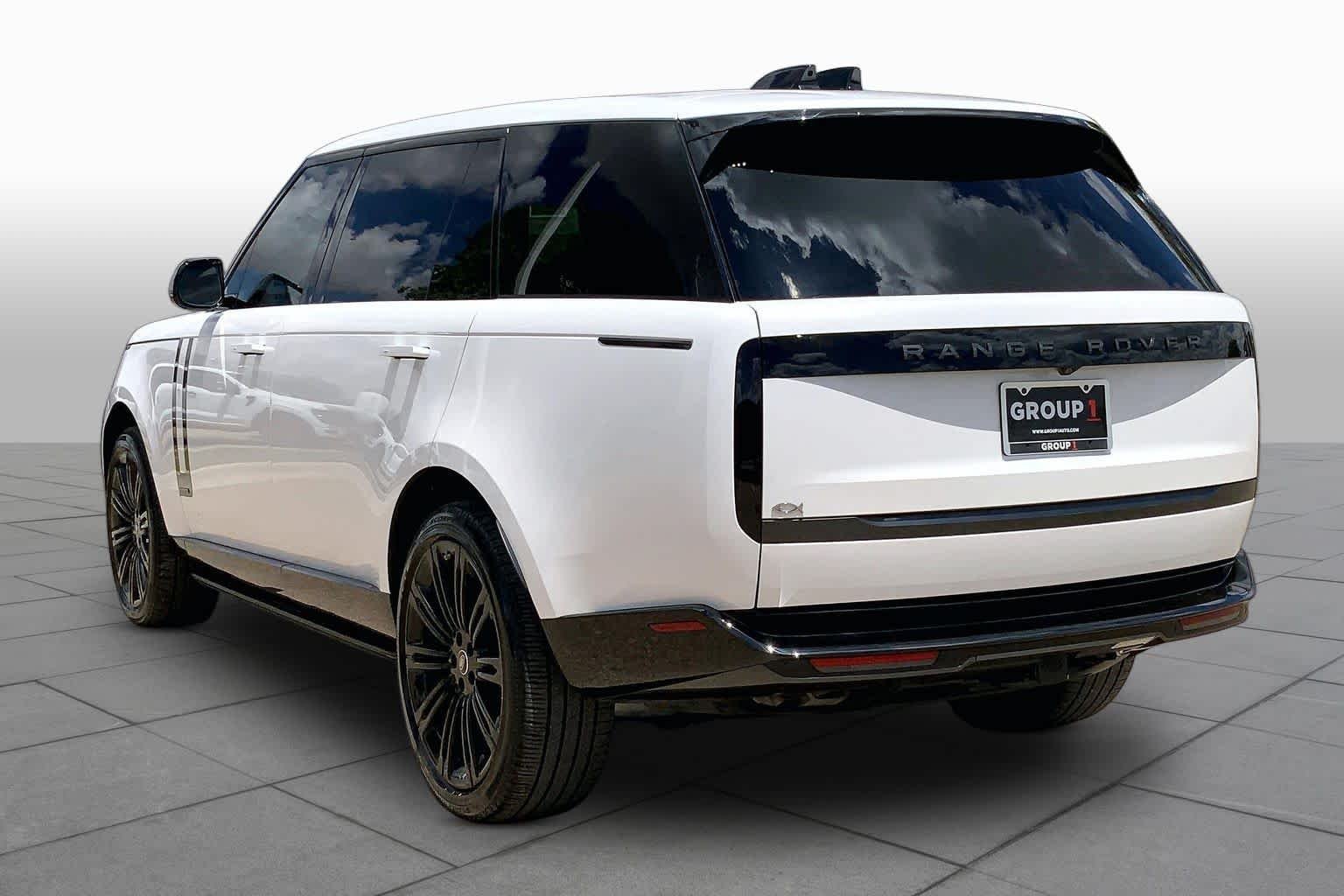 Used 2025 Fuji White Land Rover Autobiography image 10