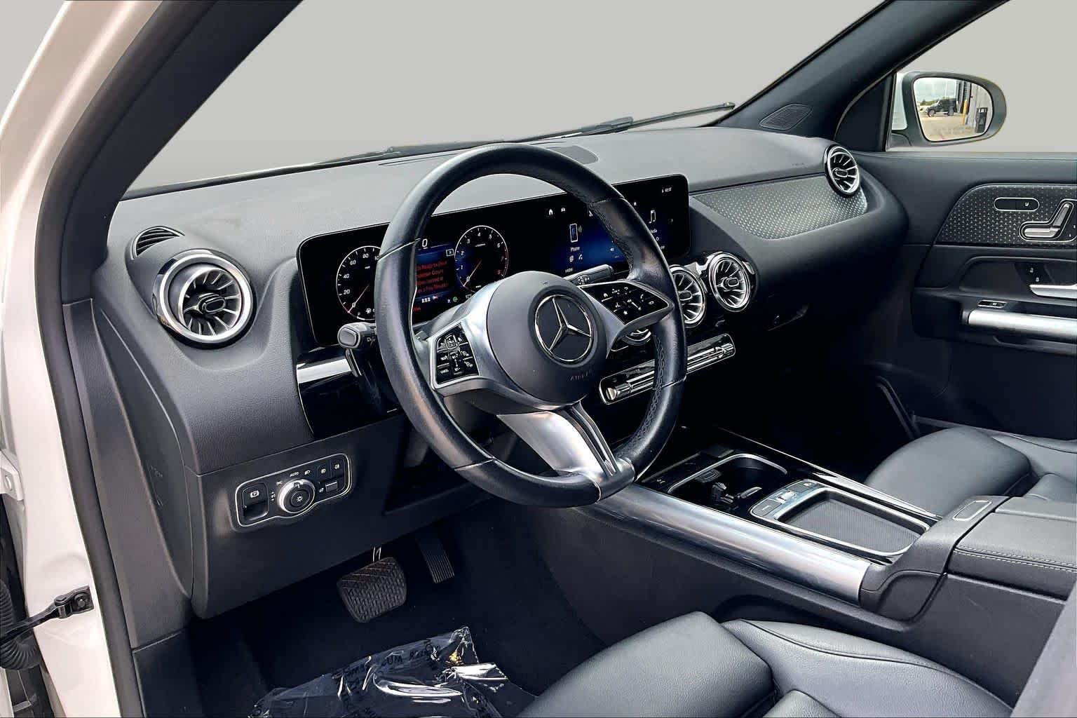 Used 2024 Polar White Mercedes-Benz GLA 250 image 16
