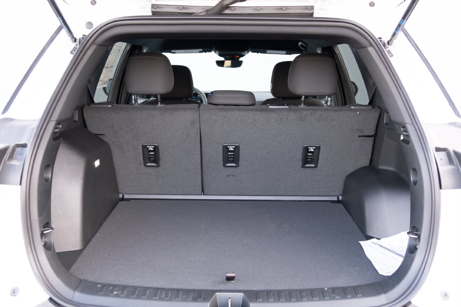 New 2027 Summit White Chevrolet AWD LT image 20
