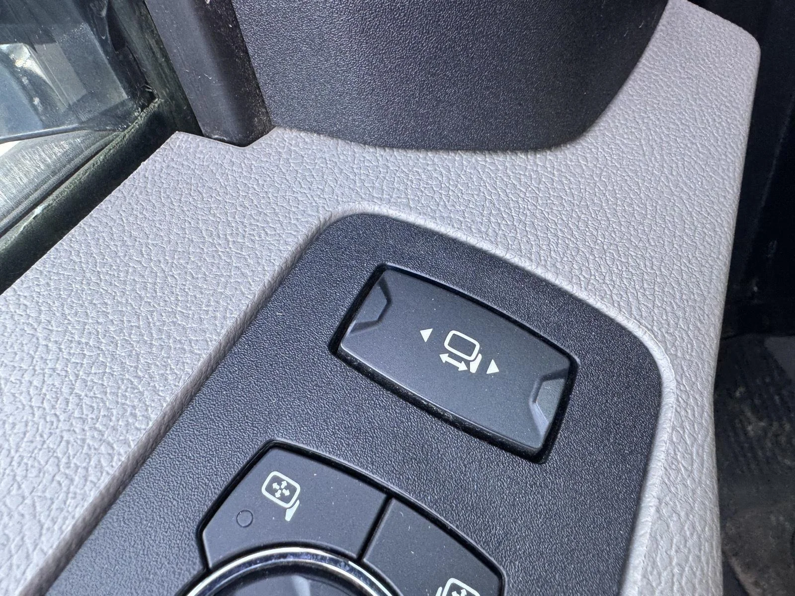 Used 2021 Oxford White Ford XLT image 12
