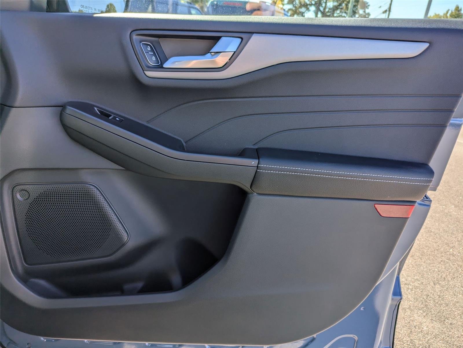 New 2025 Vapor Blue Metallic Ford PHEV image 39