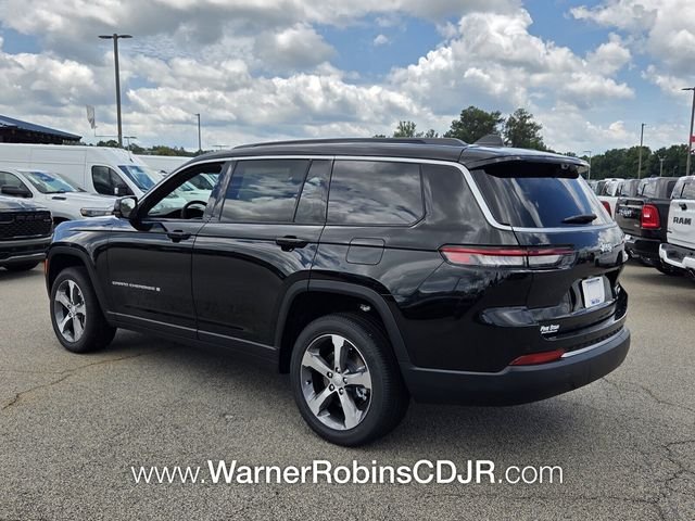 New 2026 Diamond Black Crystal Pearl-Coat Exterior Paint Jeep Limited image 10